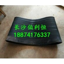 專業(yè)供應攪拌機配件，中聯(lián)攪拌機配件，中聯(lián)HZS120P型下料斗膠桶